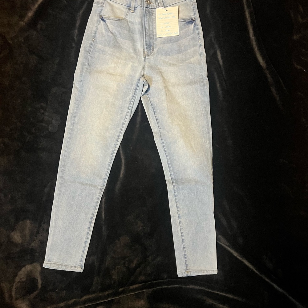 Elegant Light Blue Skinny Jeans for Women
